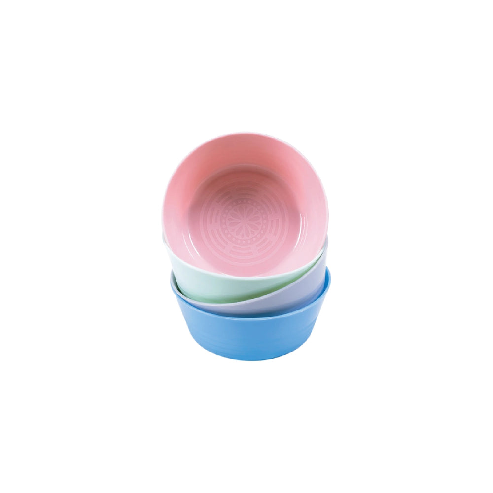 Plastic Bowl – stack of colourful plastic bowls in pink, mint green, grey, and blue, with the top bowl shown from above on a white background.
